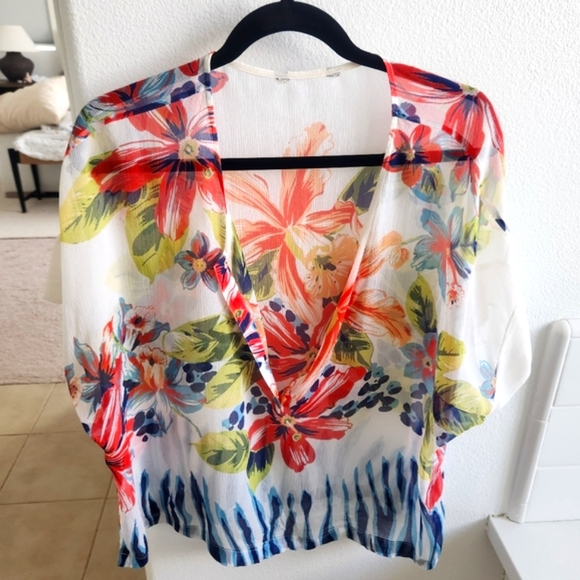 Chiffon flowery blouse - Picture 1 of 3
